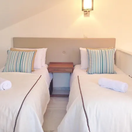 1264: 3 Bed Townhouse In Monte Biarritz Paraiso * Estepona